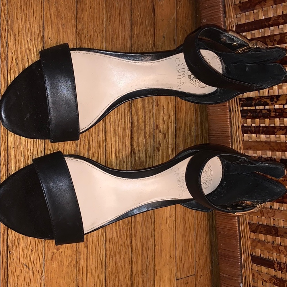 Vine camuto black heels with strap